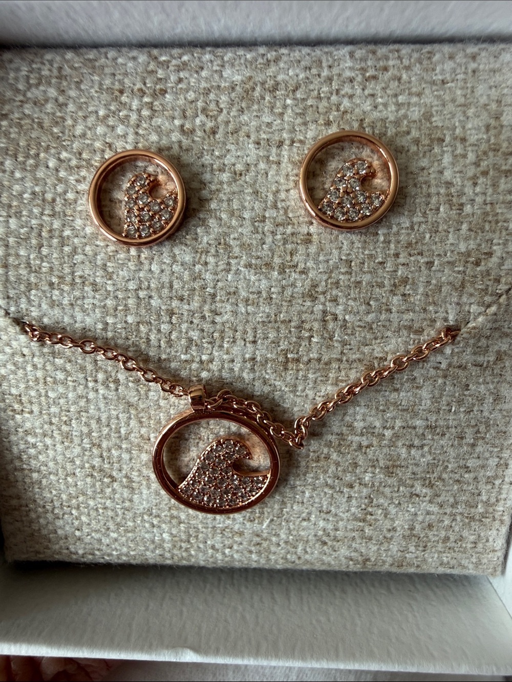 Rose Gold Wave Pavé Necklace and Stud Earring Set